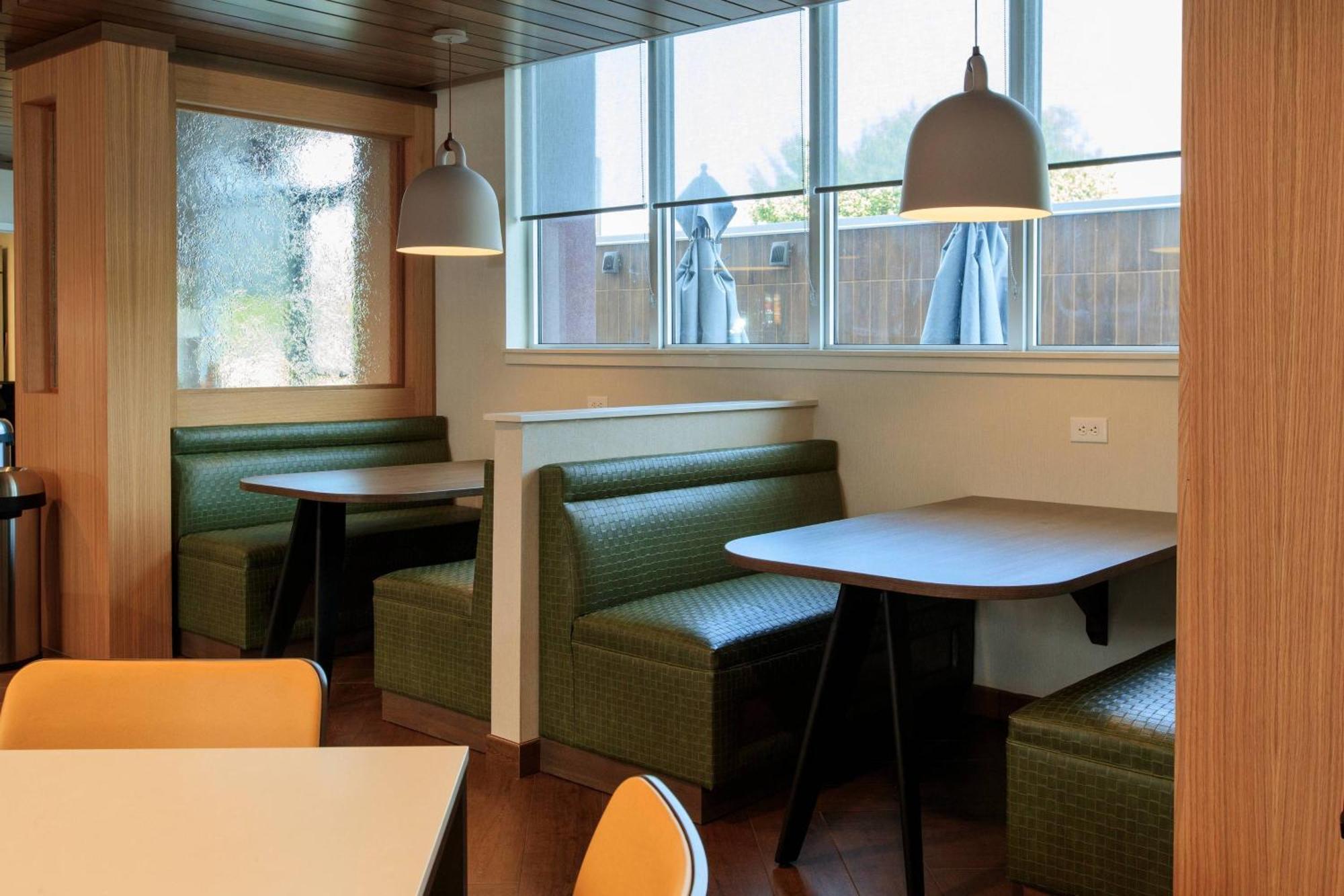 Fairfield Inn & Suites By Marriott Philadelphia Valley Forge/Great Valley Berwyn Eksteriør billede